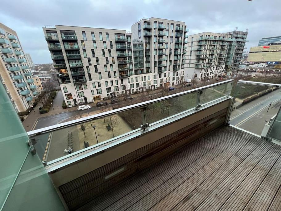 Modern 2 Bed - Olympic Park Stratford Lägenhet London Exteriör bild