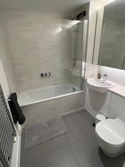 Modern 2 Bed - Olympic Park Stratford Lägenhet London Exteriör bild